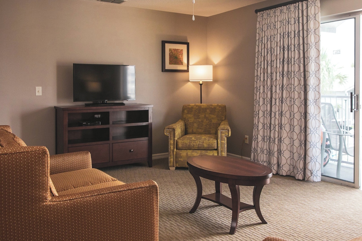 Villa, 3 Bedrooms (Lodge) | In-room safe, desk, laptop workspace, blackout drapes