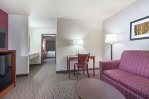 Suite, 1 King Bed with Sofa bed, Hot Tub (Fireplace) | Premium bedding, individually furnished, desk, laptop workspace