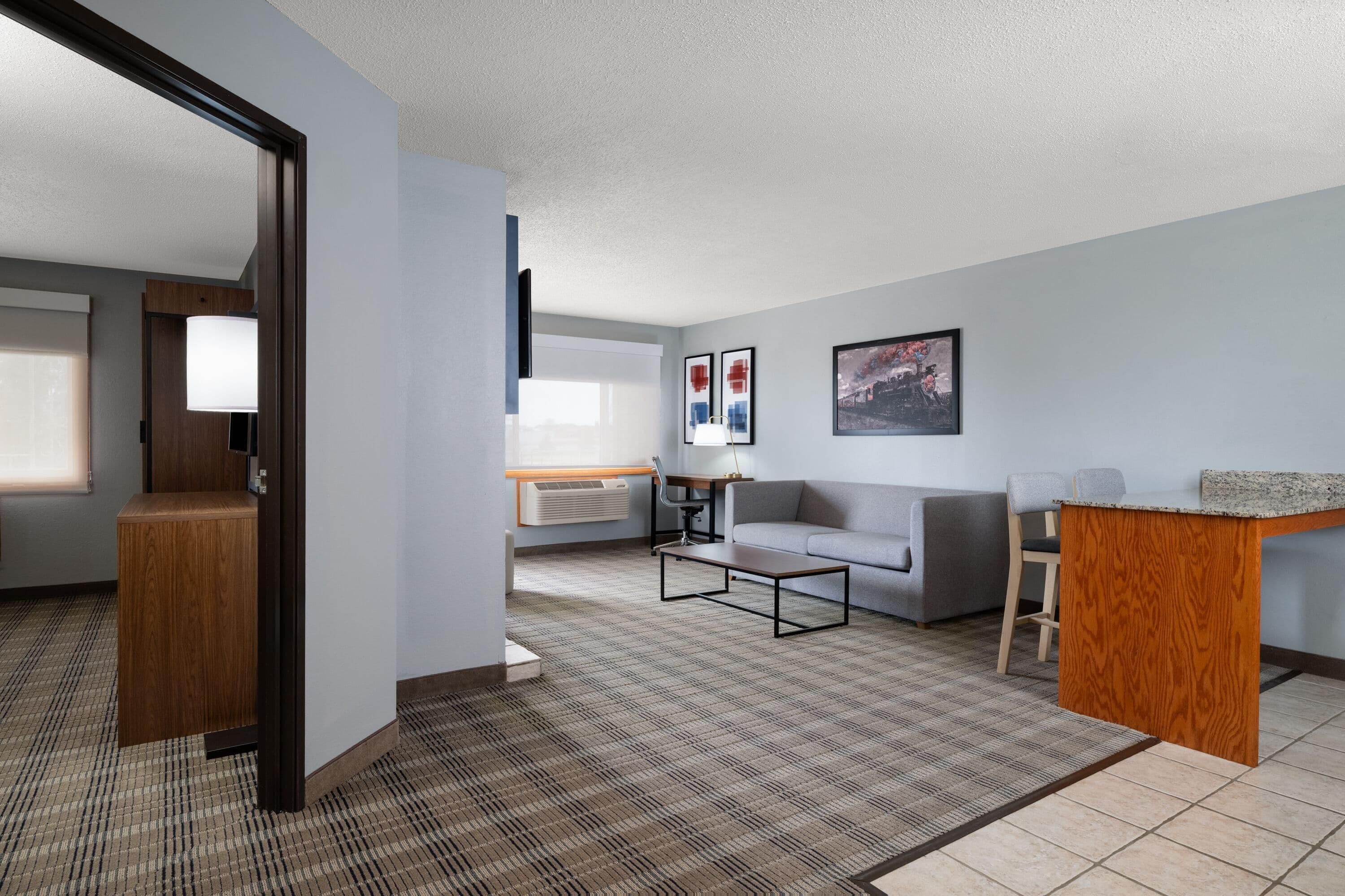Premium Suite, 1 King Bed with Sofa bed, Non Smoking (1 Bedroom, Soaking Tub, Fireplace)