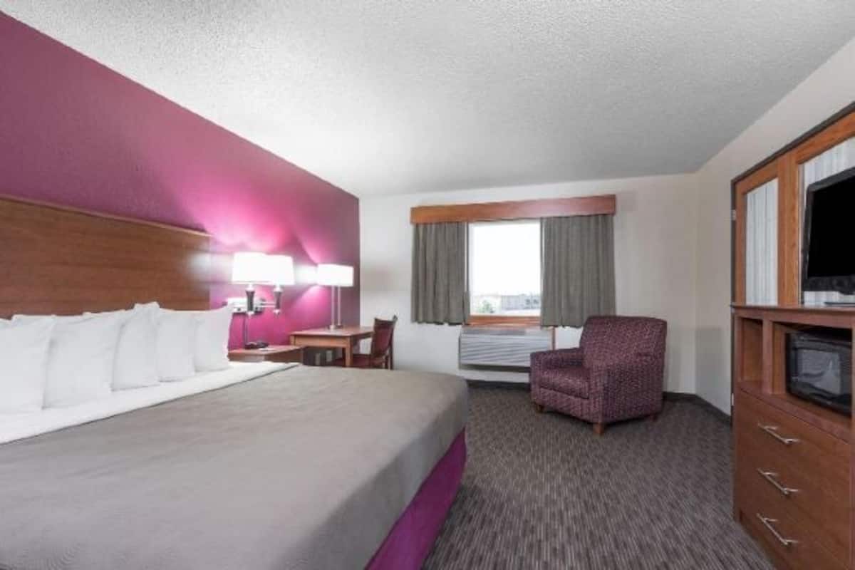 Hochwertige Bettwaren, individuell eingerichtet, Schreibtisch