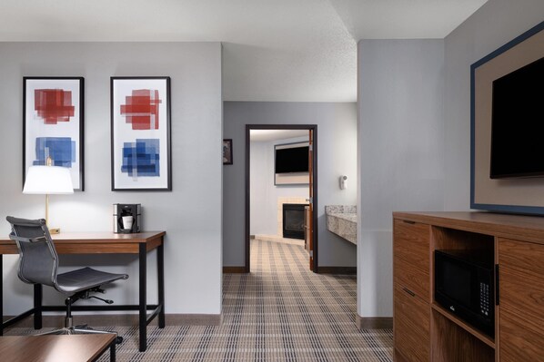 Suite, 1 King Bed, Non Smoking (1 Bedroom) | Jetted tub - AmericInn by Wyndham Baldwin (Baldwin)