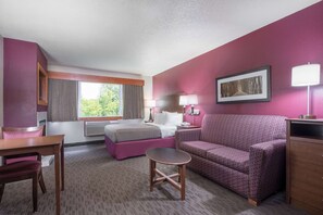 Premium Suite, 1 Bedroom, Non Smoking (1 King Bed) | Premium bedding, individually furnished, desk, laptop workspace