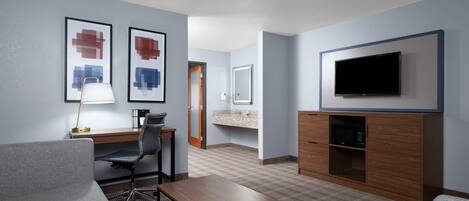 Deluxe-Suite, 1 Schlafzimmer, Nichtraucher (1 King Bed and Sofa Bed) | Hochwertige Bettwaren, individuell eingerichtet, Schreibtisch