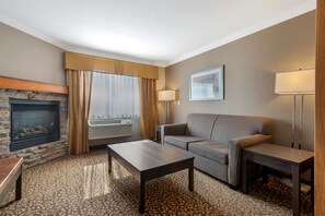Desk, laptop workspace, iron/ironing board, free WiFi