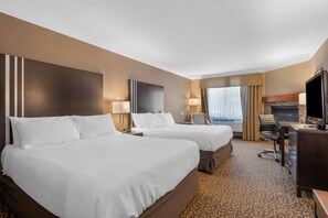 Desk, laptop workspace, iron/ironing board, free WiFi