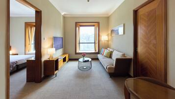 Executive Suite (25-32/F) | Living area | TV