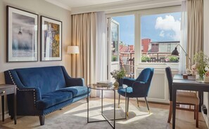 Deluxe-Zimmer, 1 King-Bett, Balkon | Hochwertige Bettwaren, Pillowtop-Betten, Minibar, Zimmersafe