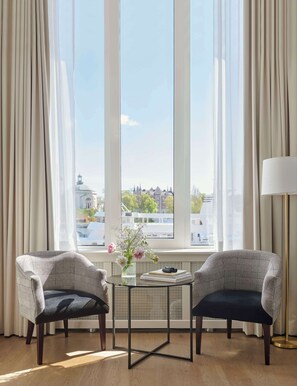 Deluxe Room, 1 King Bed, Sea View | 1 bedroom, premium bedding, pillowtop beds, minibar