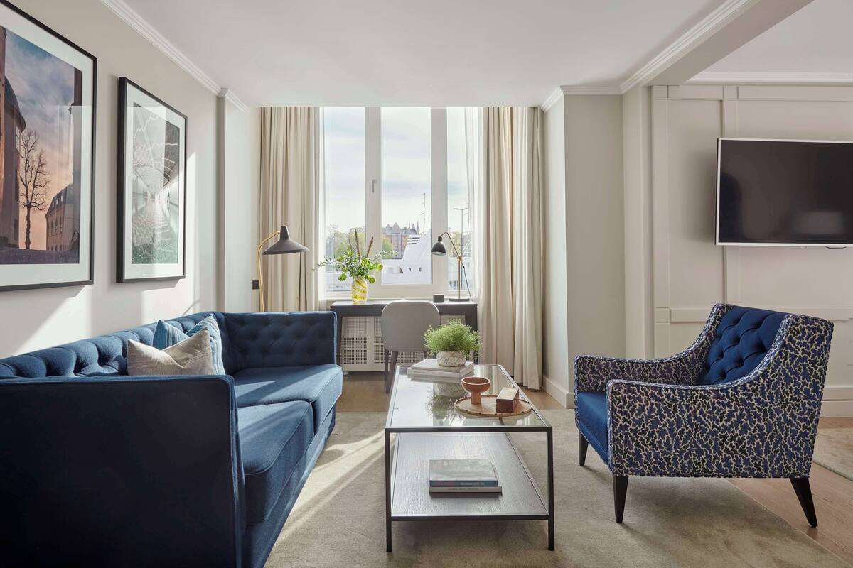 Stockholm Suite with sea view | Sengetøy av topp kvalitet, senger med overmadrass og minibar