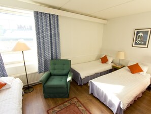 Desk, free WiFi, bed sheets, wheelchair access - Kauppahotelli (Lahti)