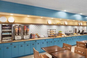Desayuno para llevar gratuito y diario