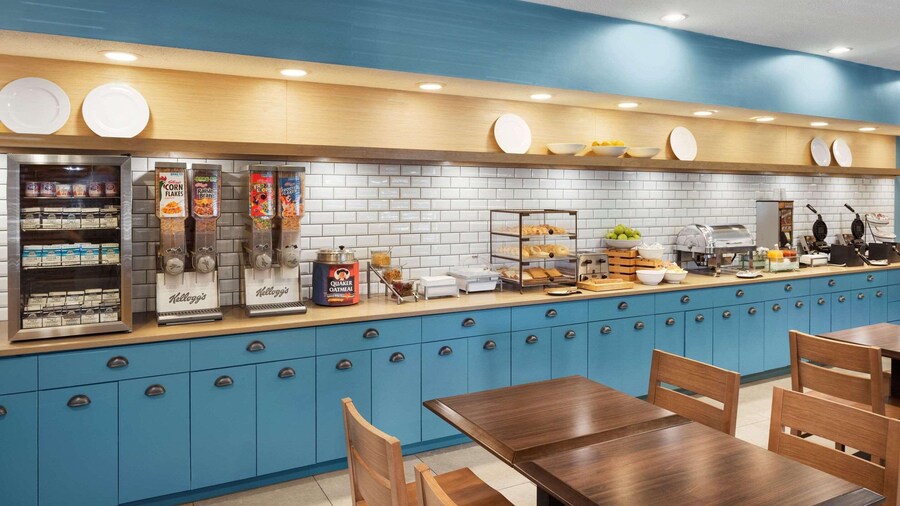 Country Inn & Suites by Radisson, Columbus Airport, OH