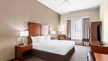 Efficiency, Room, 1 King Bed, Non Smoking | Premium bedding, Select Comfort beds, desk, laptop workspace