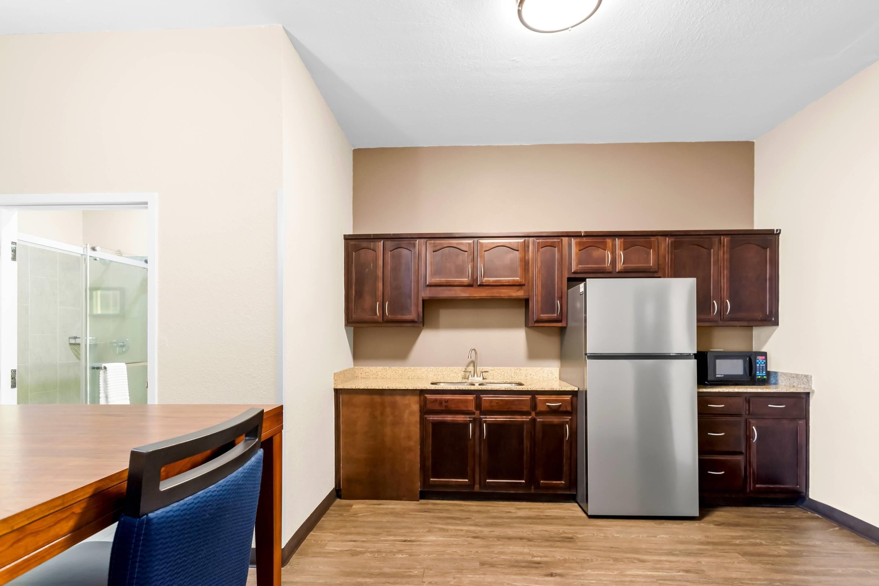 Suite, 1 King Bed with Sofa bed, Non Smoking | Premium bedding, Select Comfort beds, desk, laptop workspace