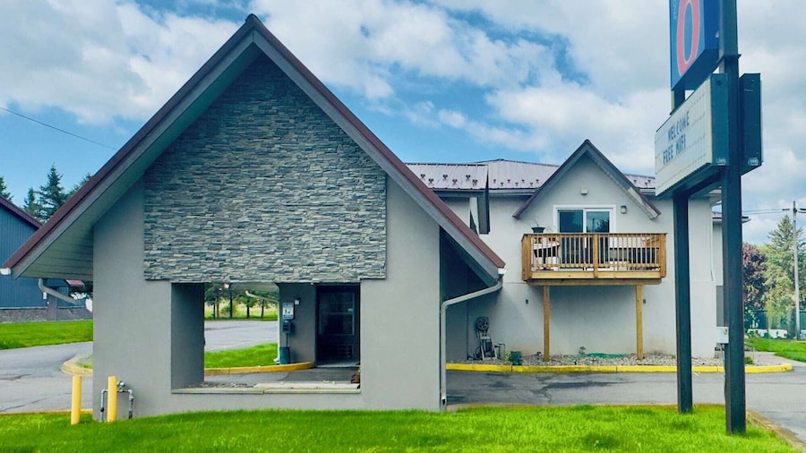 Motel 6 McGraw, NY - Cortland