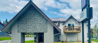 Motel 6 McGraw, NY - Cortland