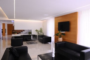 Coin salon dans le hall