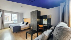 Kamer, niet-roken | Een kluis op de kamer, een bureau, een laptopwerkplek, gratis wifi