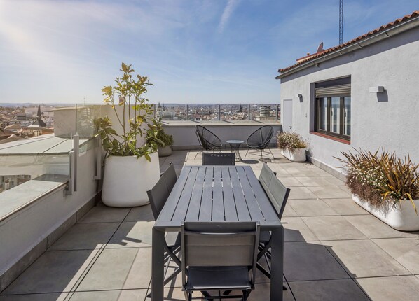 Exclusive Apartment, 3 Bedrooms, City View | 1 bedroom, hypo-allergenic bedding, minibar, in-room safe