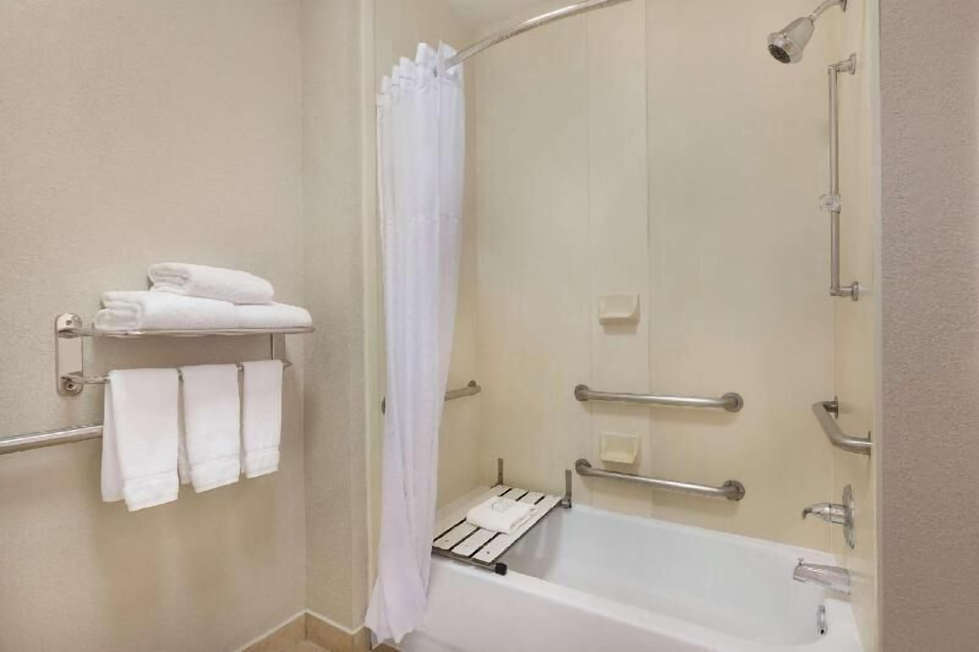 Bathroom | Free toiletries, hair dryer, towels, soap