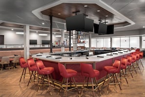 Breakfast and dinner served - Holiday Inn Wichita East I-35 by IHG (Wichita)