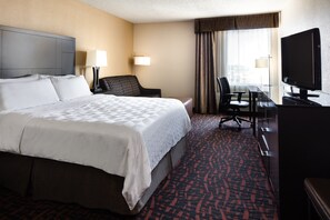 Standard Room, 1 King Bed with Sofa bed | In-room safe, desk, iron/ironing board, cribs/infant beds - Holiday Inn Wichita East I-35 by IHG (Wichita)