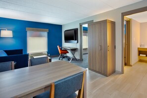 Suite, 1 King Bed (Additional Dining Area) | In-room safe, desk, iron/ironing board, free cribs/infant beds