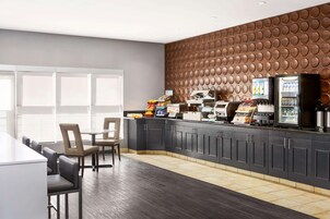 Desayuno continental incluido todos los días 
