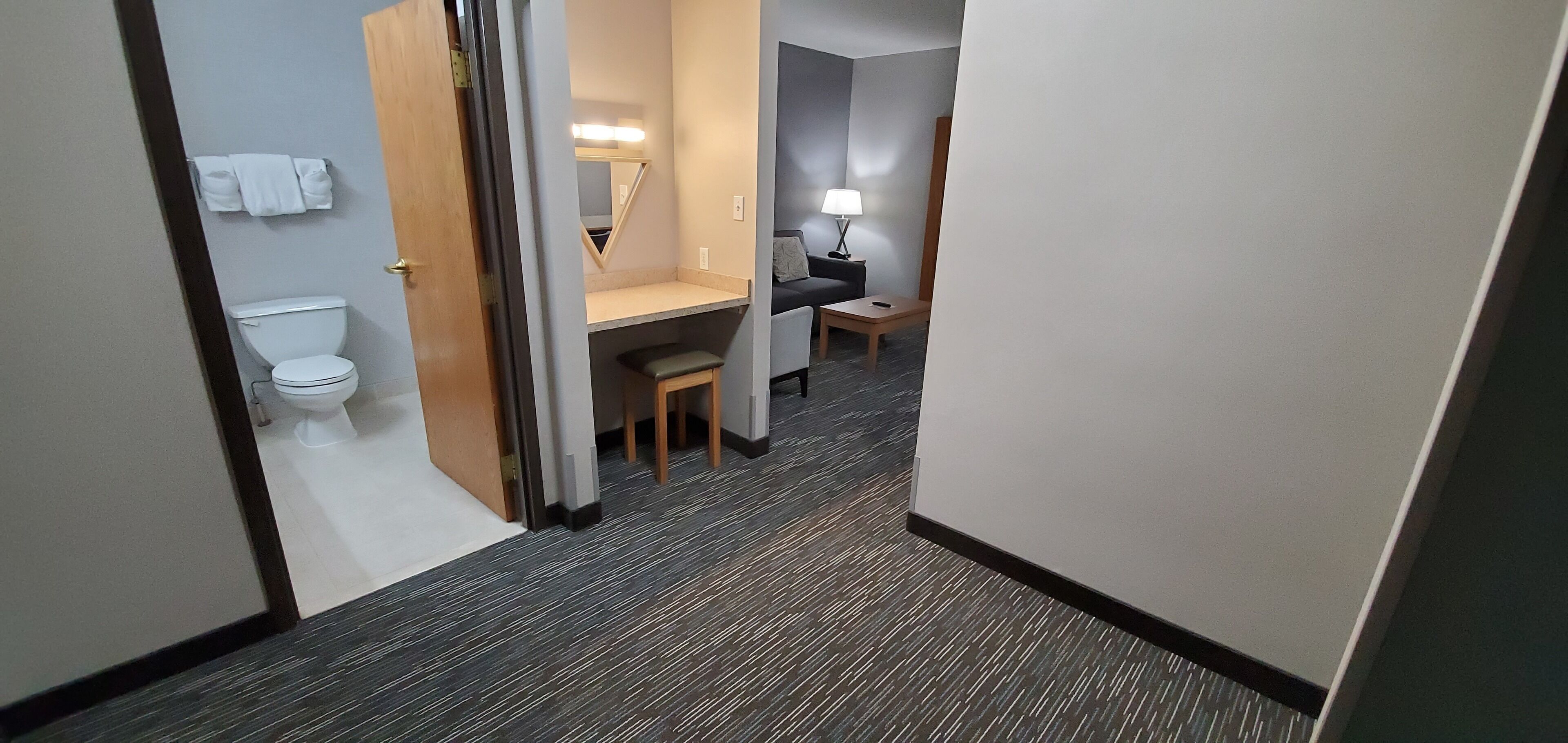 superior suite, 1 king bed, non smoking | down duvets, pillow-top beds, desk, laptop workspace