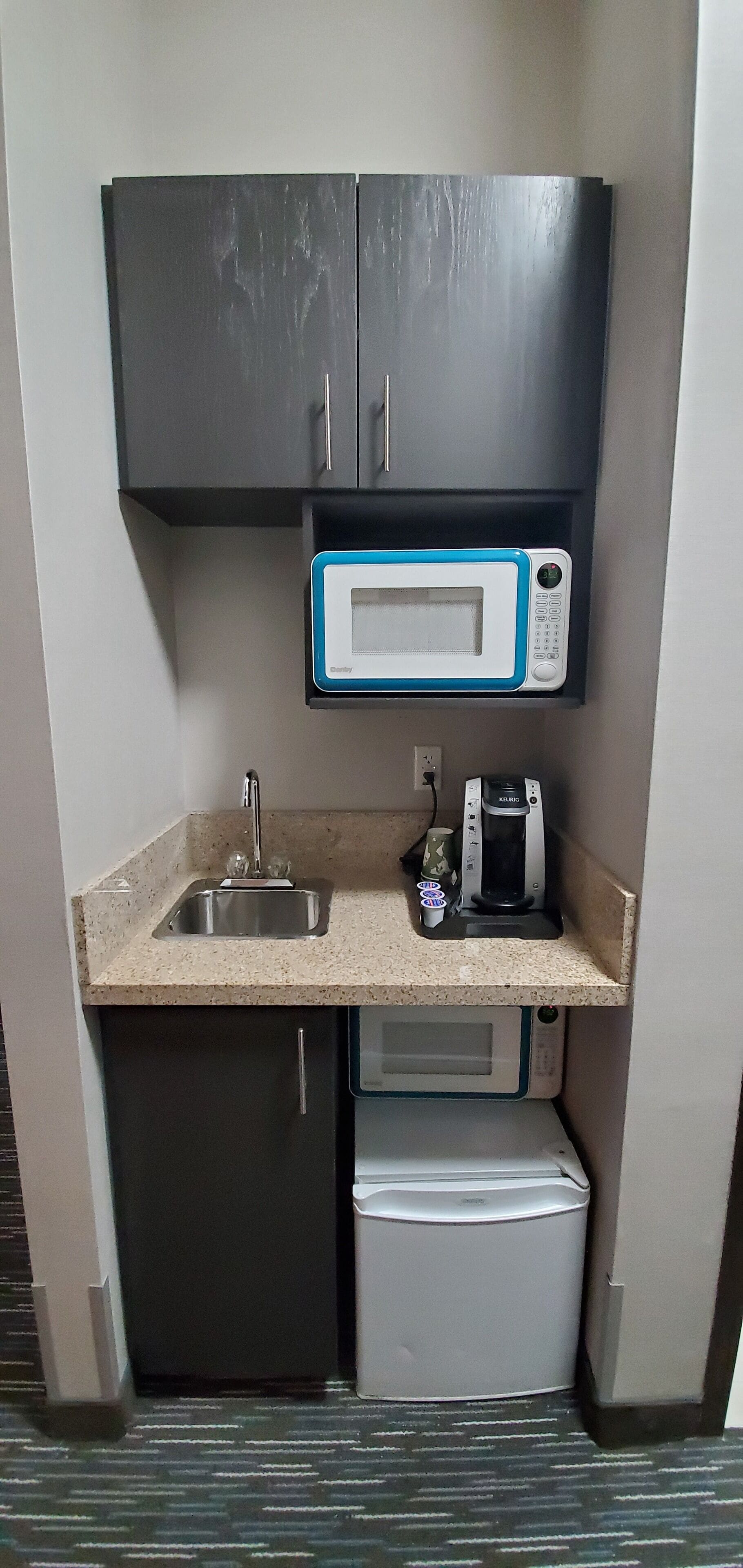 suite, 1 king bed, accessible, non smoking (mobility) | microwave