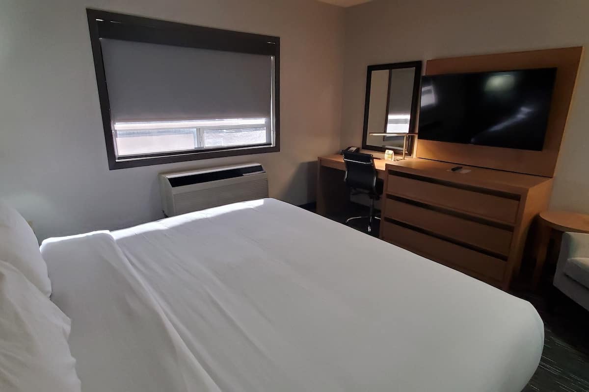 Room, 1 King Bed, Non Smoking | Down comforters, pillowtop beds, desk, laptop workspace