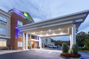 Holiday Inn Express and Suites Vineland Millville by IHG