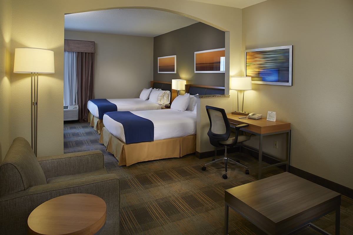 1 bedroom, in-room safe, desk, iron/ironing board
