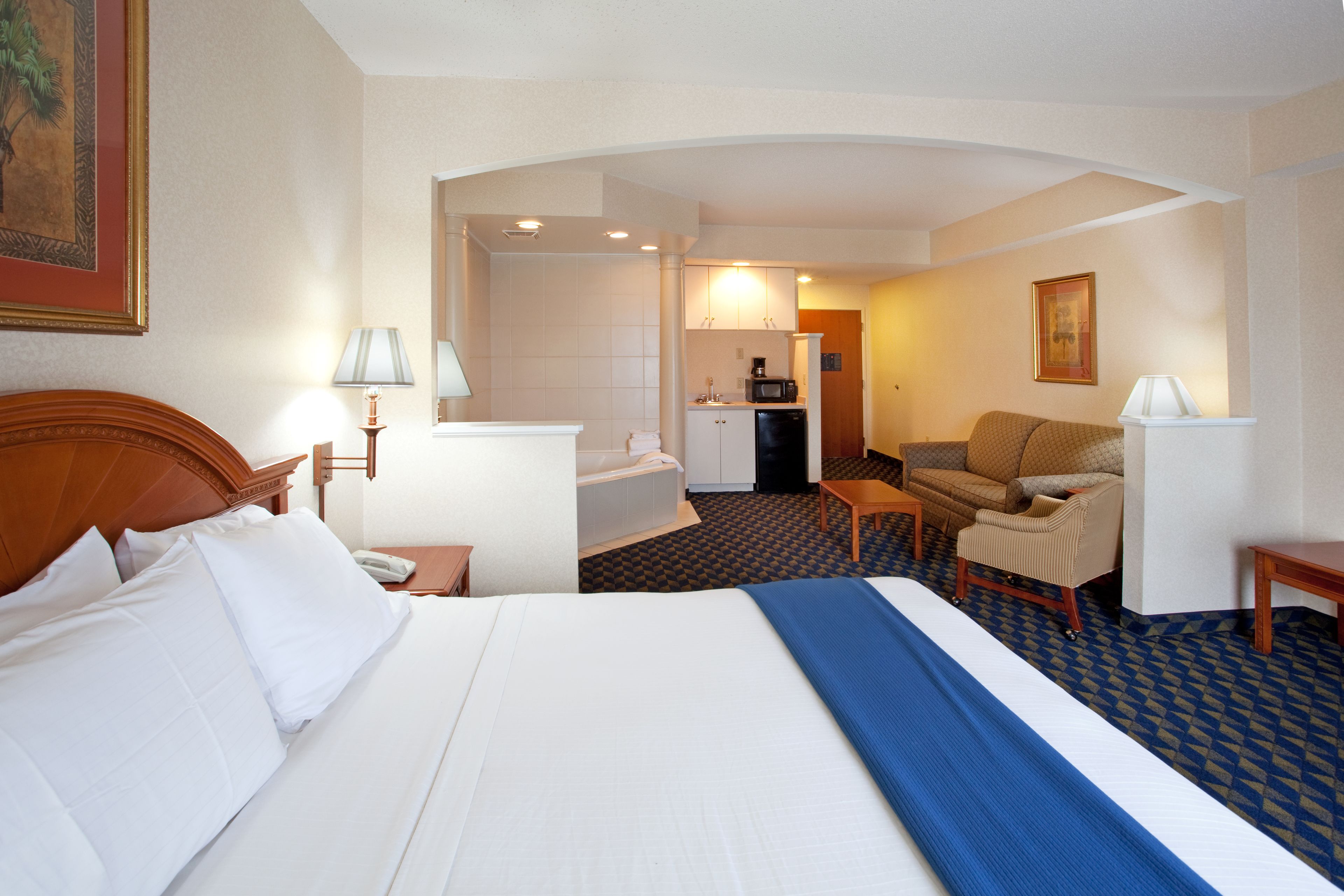 1 bedroom, in-room safe, desk, iron/ironing board