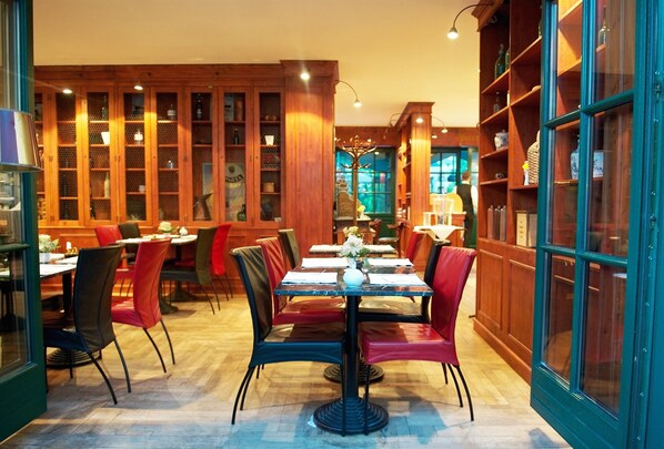 Free daily self-service breakfast 