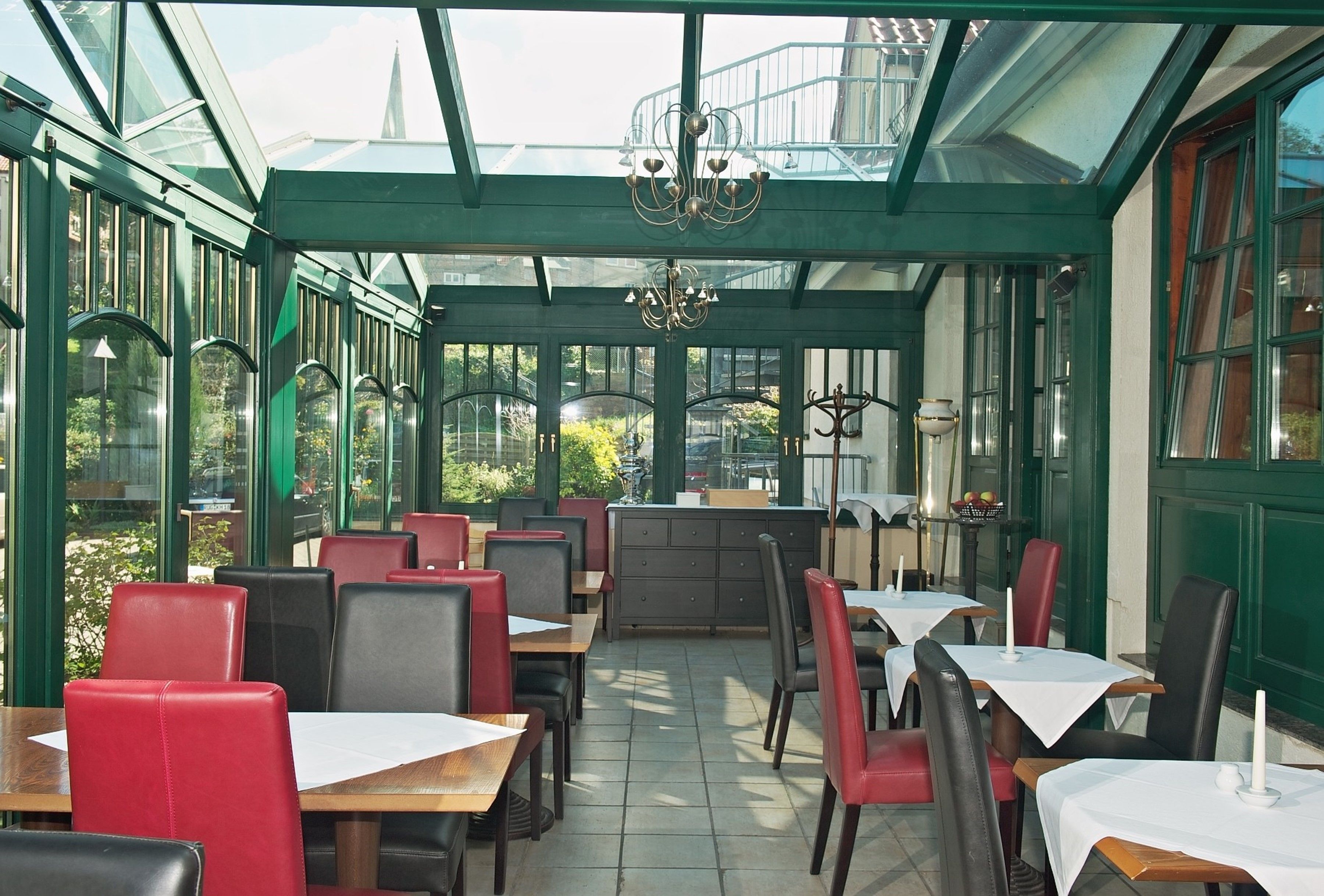 breakfast, lunch, dinner served; regional cuisine, al fresco dining