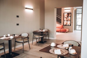 Desayuno continental incluido todos los días