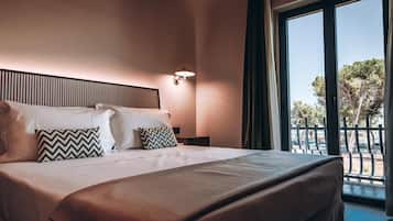 1 habitación, caja de seguridad en la habitación y escritorio