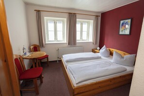 Doppelzimmer | Allergikerbettwaren, Zustellbetten, kostenloses WLAN, Bettwäsche