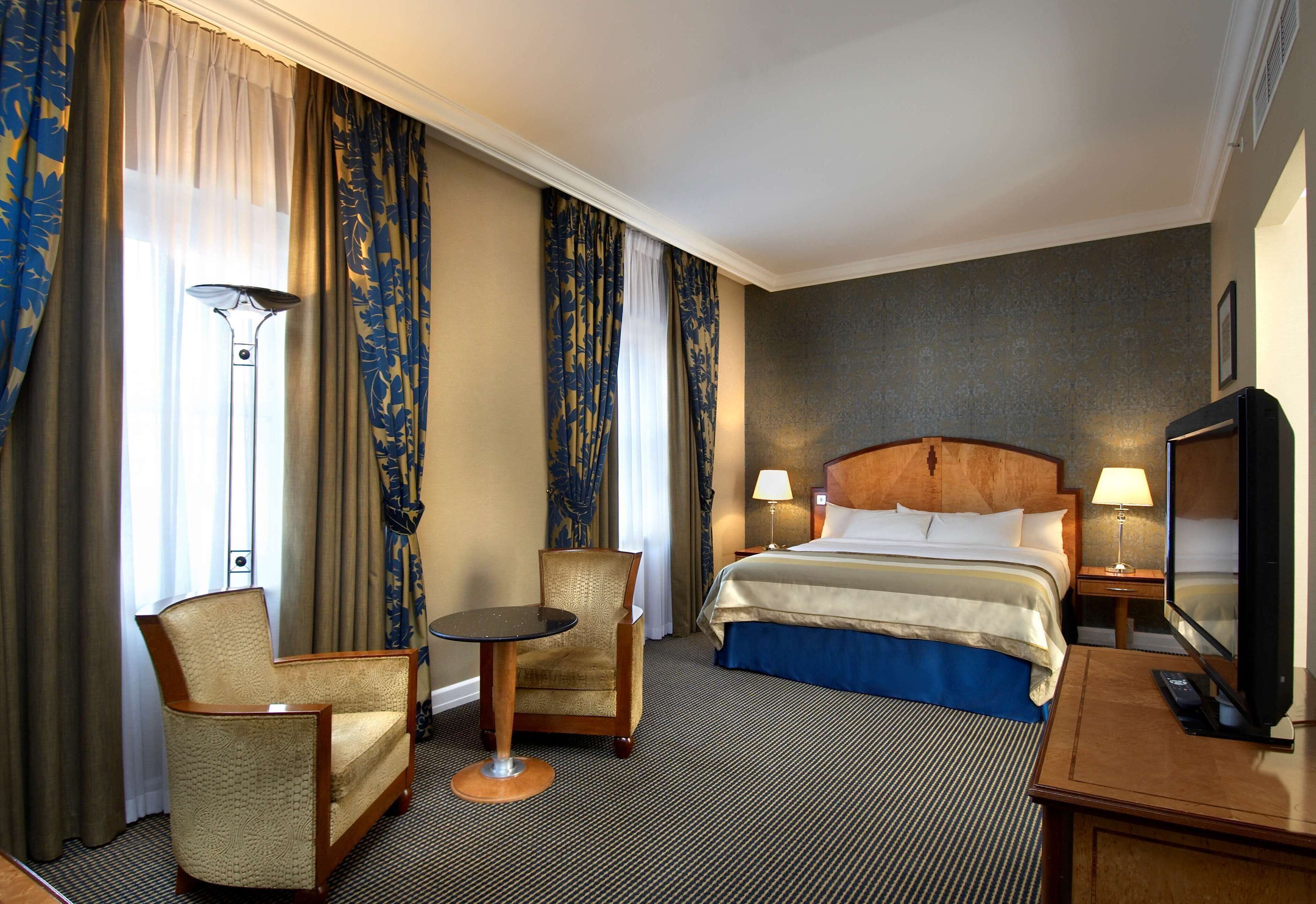 Premium bedding, minibar, in-room safe, desk