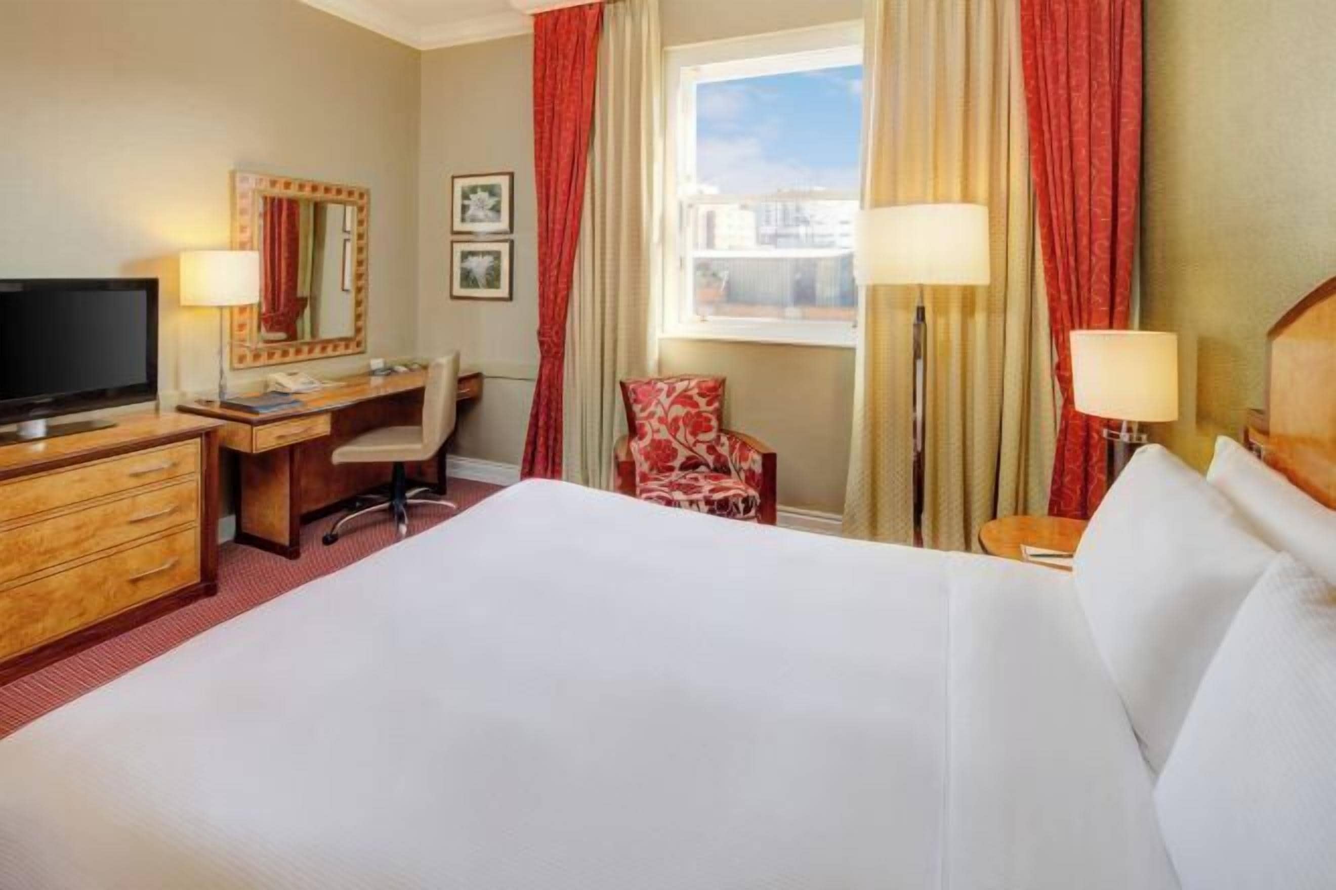 Premium bedding, minibar, in-room safe, desk
