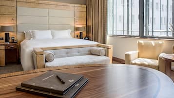 GWR Tower Room, 1 King Bed (Lounge Access), City View | أغطية فراش متميزة وميني بار وخزنة داخل الغرفة ومكتب