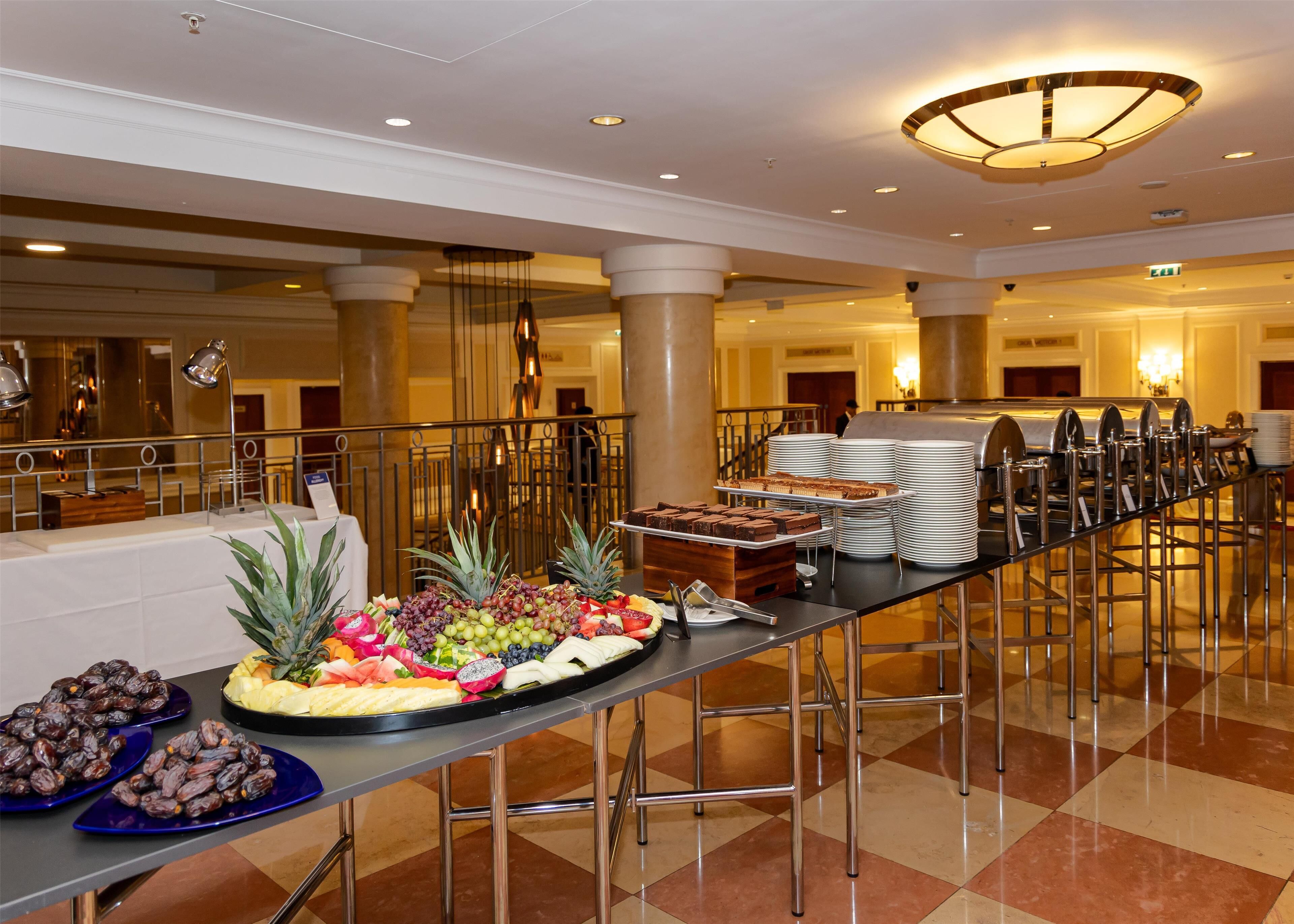 Desayuno buffet todos los días (GBP 21.95 por persona) 