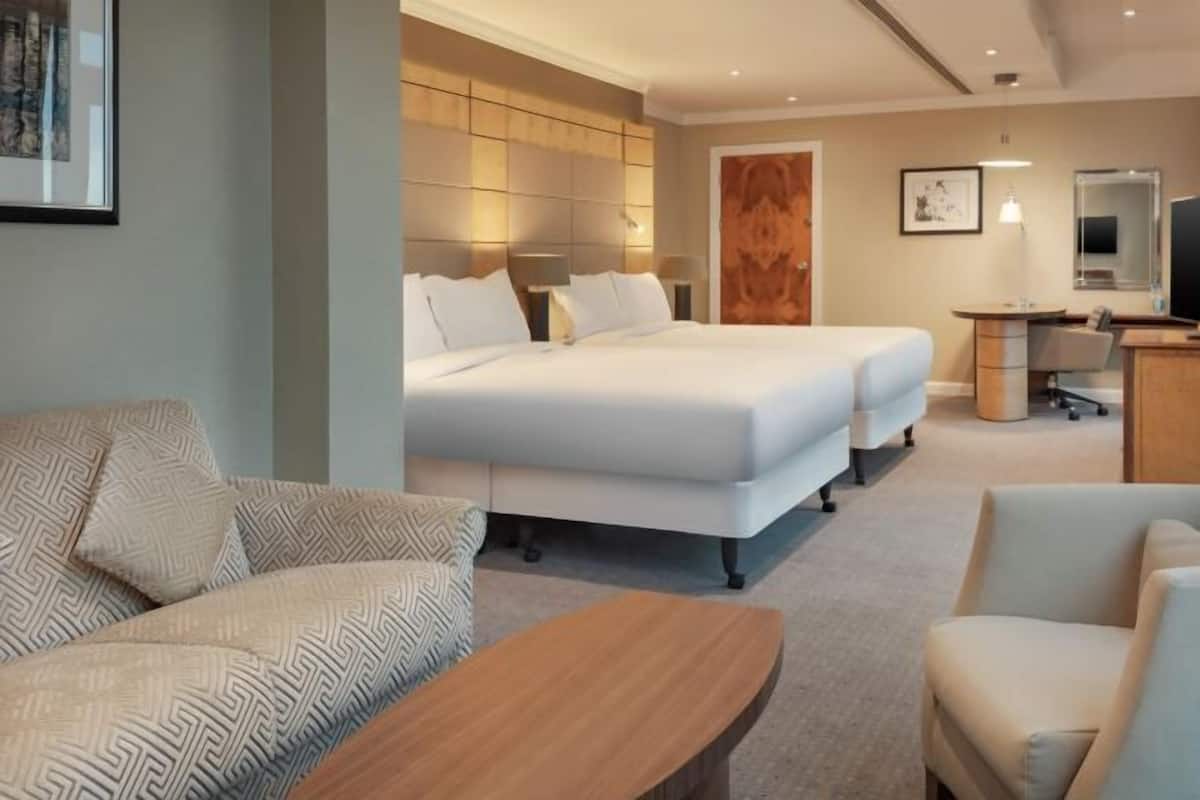 Premium bedding, minibar, in-room safe, desk