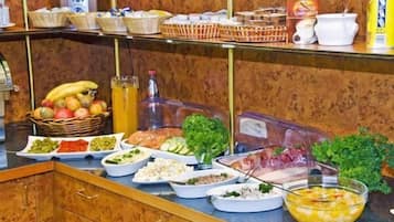 Desayuno buffet (EUR 10 por persona)