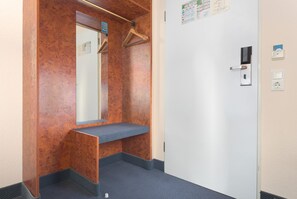 Coffres-forts dans les chambres, bureau, chambres insonorisées