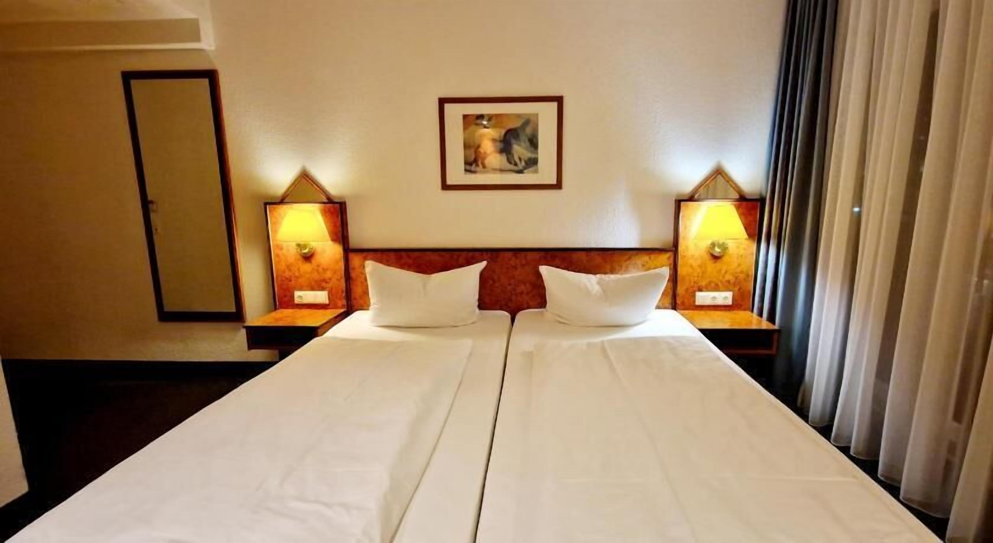 In-room safe, desk, soundproofing, iron/ironing board