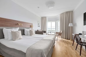 Chambre Deluxe, 2 lits une place, non-fumeur, vue mer (with Sofabed)