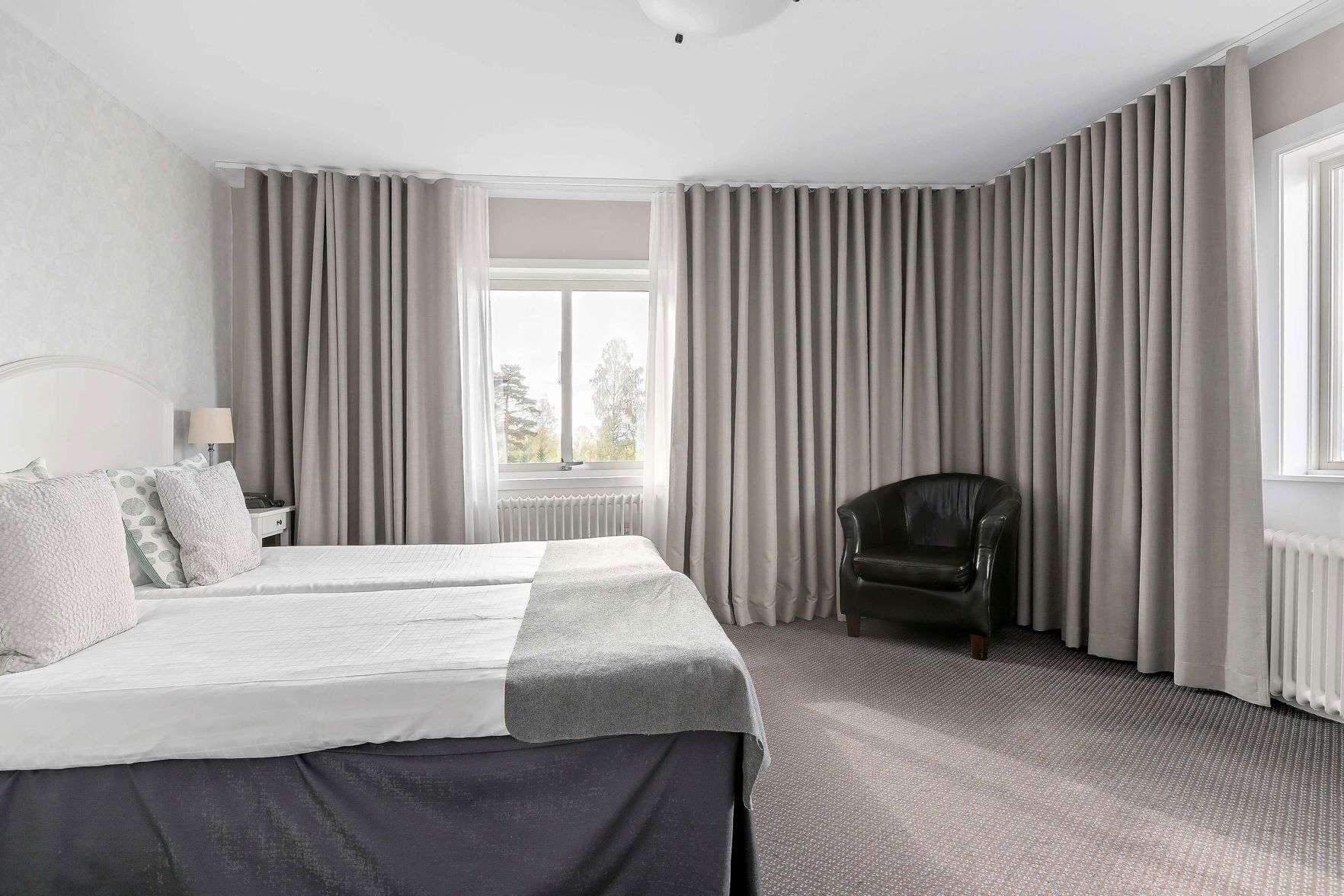 Blackout drapes, cribs/infant beds, free WiFi, bed sheets