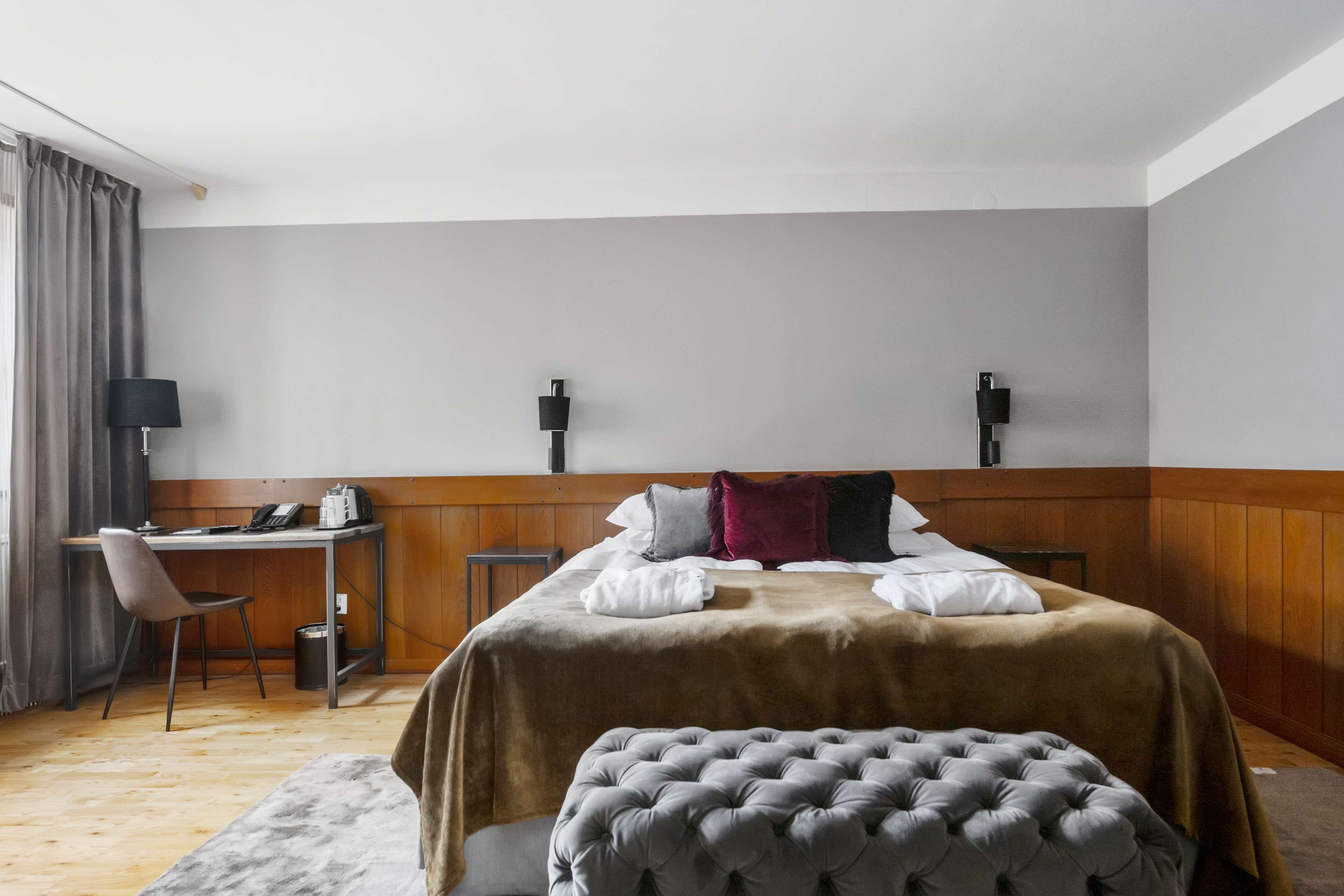 Juniorsvit - 1 kingsize-säng - icke-rökare (with Sofabed) | Skrivbord, mörkläggningsgardiner och strykjärn/strykbräda